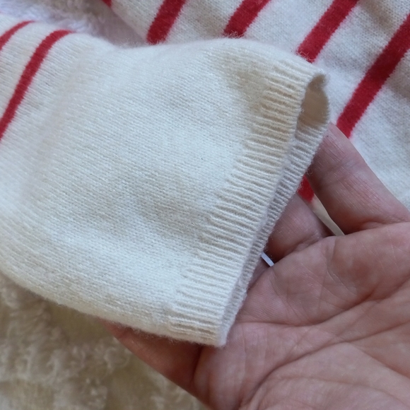 Vineyard Vines Cream and Red Striped Sweater - Picture 6 of 7
